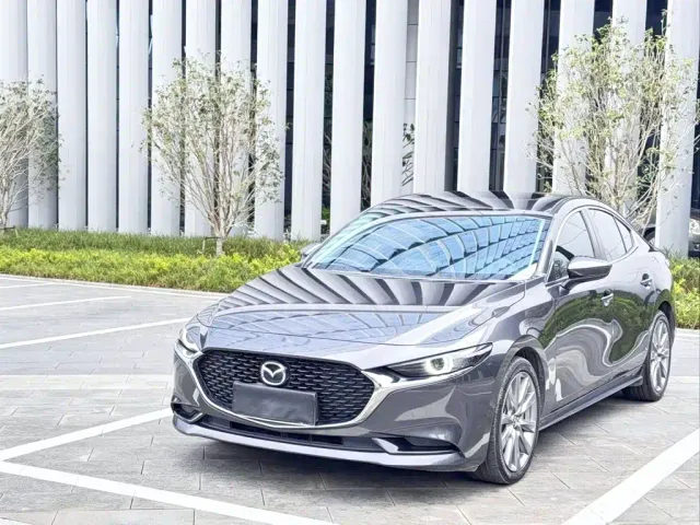 Фотография автомобиля — Mazda Axela