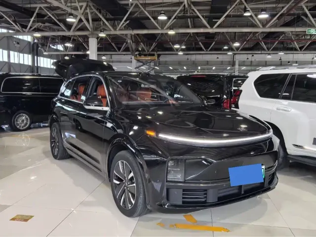 Li Auto L7 — Фото автомобиля 2