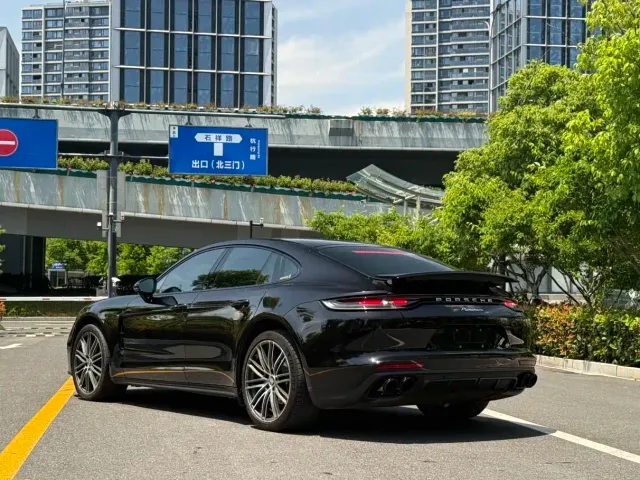 Porsche Panamera — Фото автомобиля 6