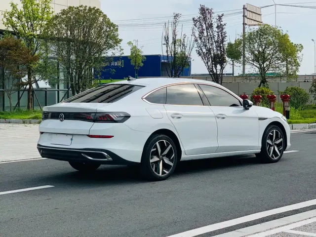 Volkswagen Lamando — Фото автомобиля 8