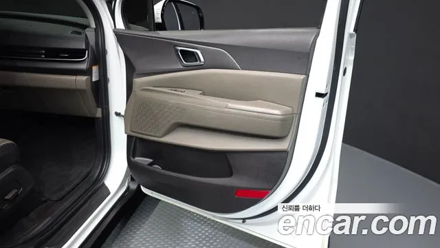Kia Carnival 4th Gen — Фото автомобиля 14