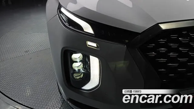 Hyundai Palisade Palisade Дизель 2.2 2WD — Фото автомобиля 16