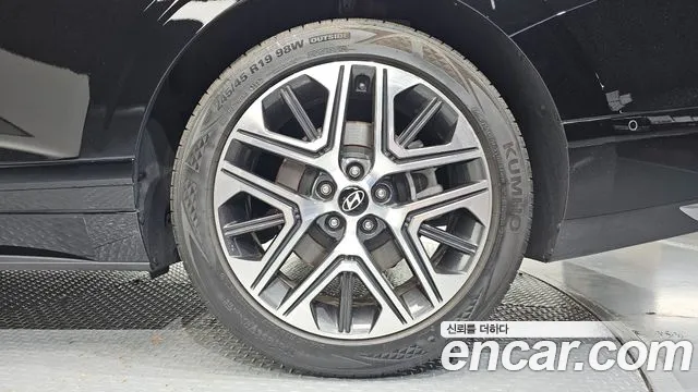 Hyundai Grandeur GN7 — Фото автомобиля 6