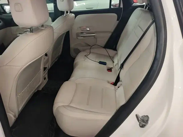 Mercedes-Benz EQA — Фото автомобиля 12
