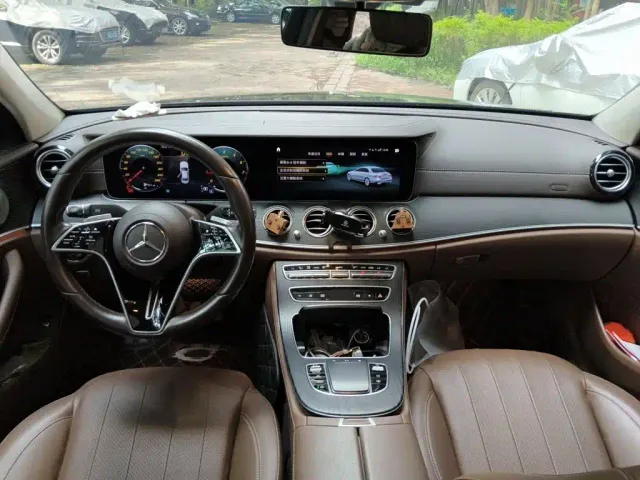 Mercedes-Benz E-Class — Фото автомобиля 10