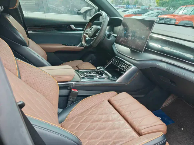 BYD Tang — Фото автомобиля 7
