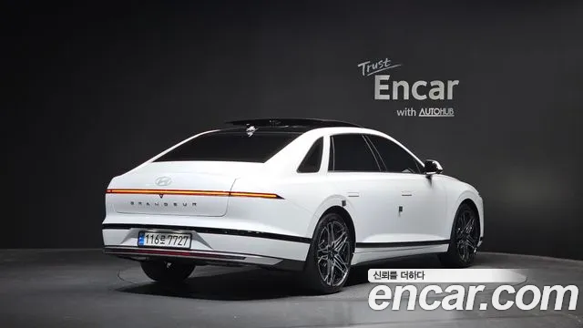 Hyundai Grandeur Grandeur (GN7) 2.5 Бензин 2WD — Фото автомобиля 2