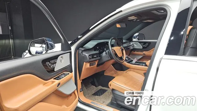 Lincoln Aviator 2nd Gen — Фото автомобиля 10