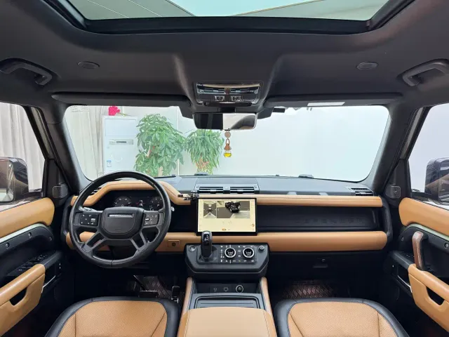 Land Rover Defender — Фото автомобиля 4