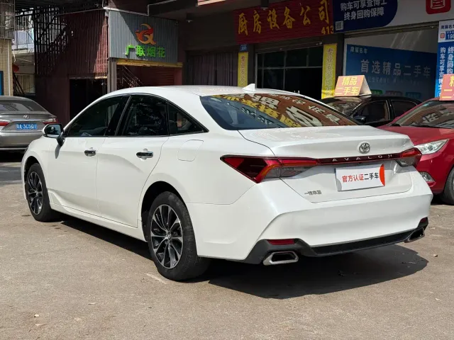 Toyota Avalon — Фото автомобиля 6