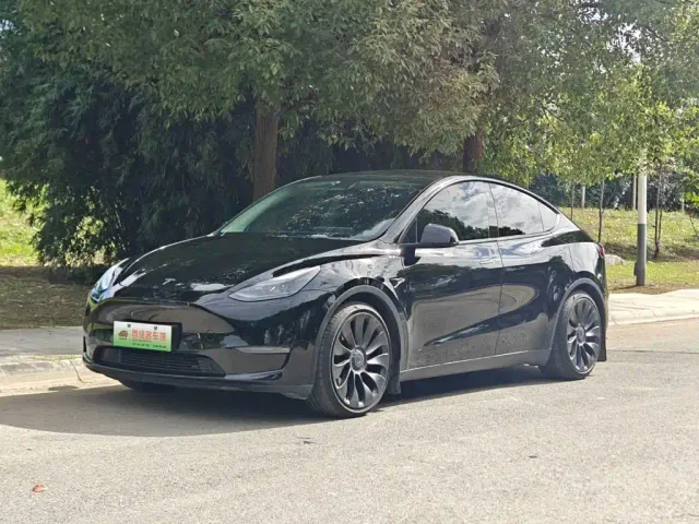 Фотография автомобиля — Tesla Model Y
