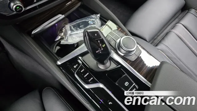 BMW 5-Series — Фото автомобиля 9