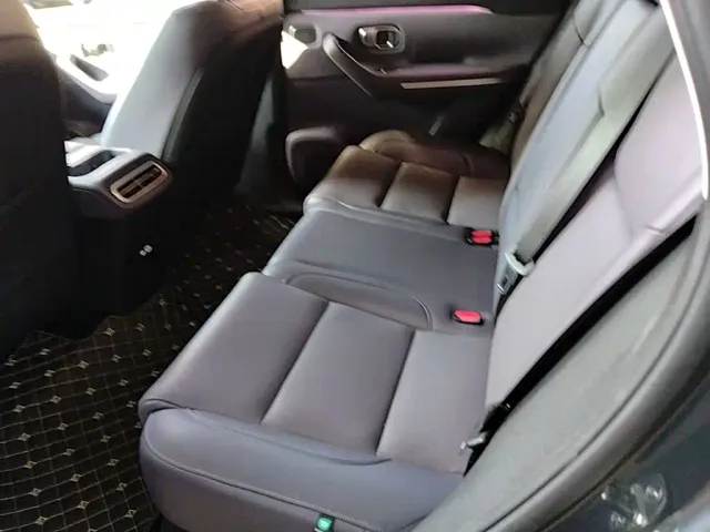 Leapmotor C10 — Фото автомобиля 16