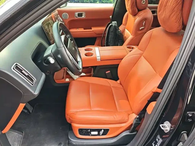 Li Auto L9 — Фото автомобиля 14