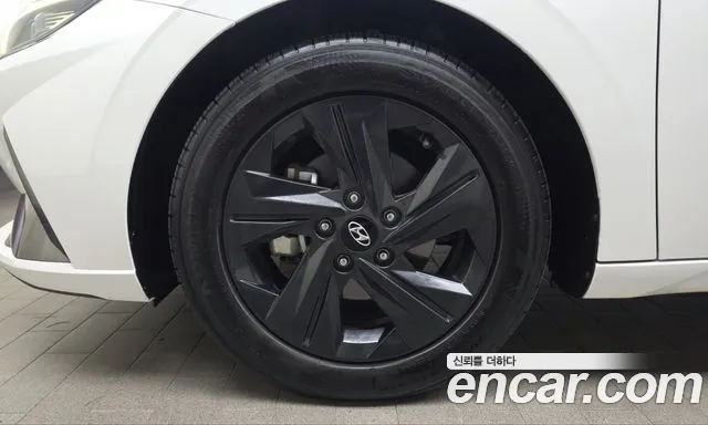 Hyundai Avante CN7 — Фото автомобиля 5