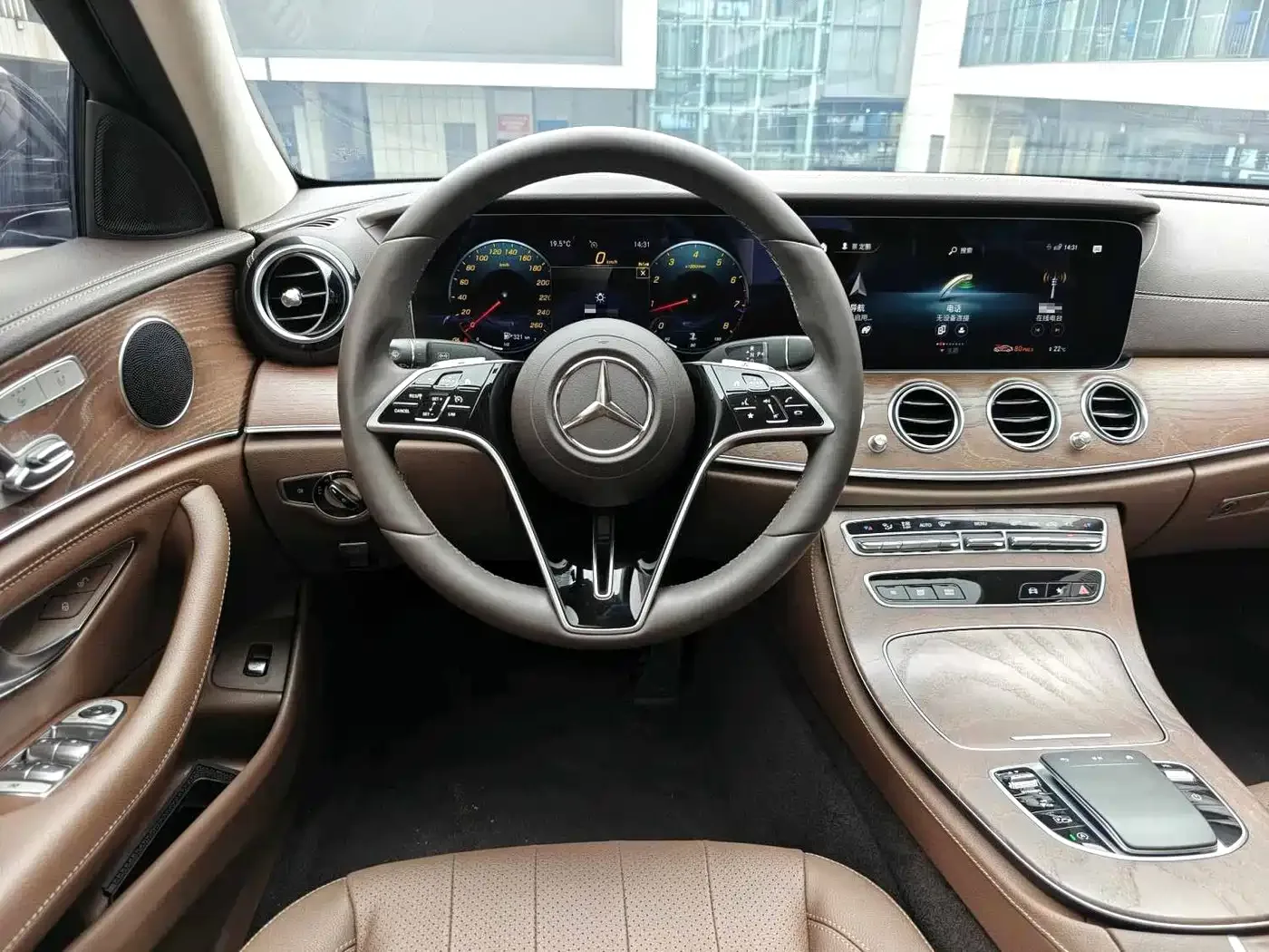 Mercedes-Benz Mercedes-Benz E-Class 2022 E 300 L Fashion — Фото автомобиля 6
