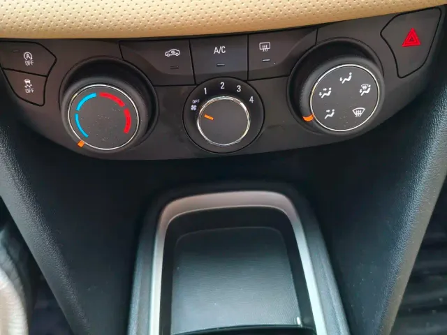 Chevrolet Monza — Фото автомобиля 6