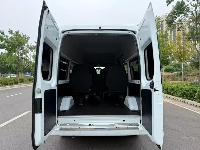 Jiangling JMC Fushun 2022 2.0T Manual Multi-purpose Passenger Vehicle Medium Wheelbase Medium-high Roof 6-7 seater — Фото автомобиля 8