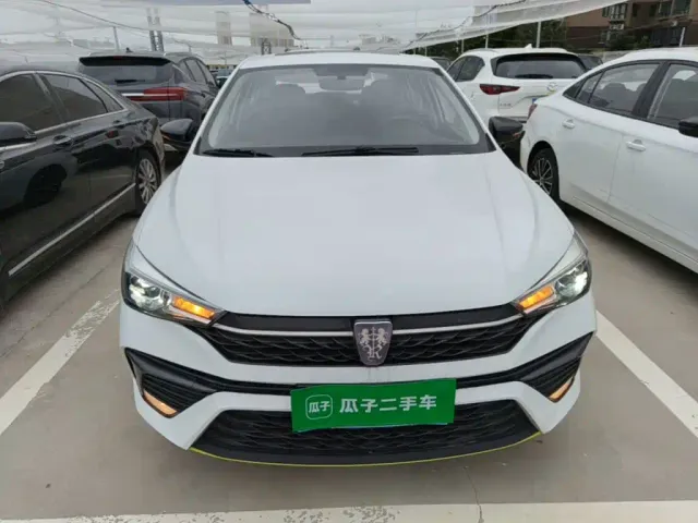 Roewe i5 — Фото автомобиля 2