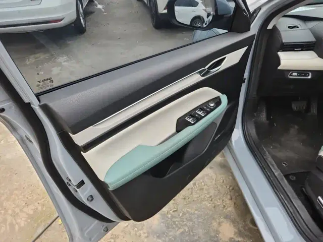 Geely Emgrand L — Фото автомобиля 7