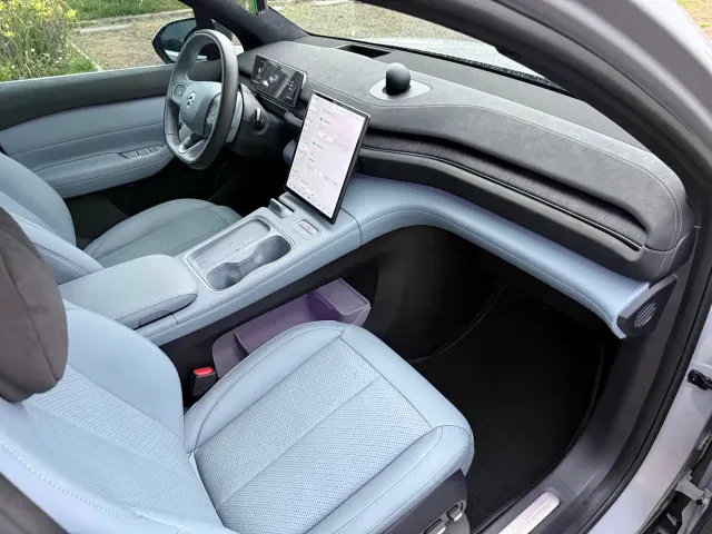 Nio EC6 — Фото автомобиля 12