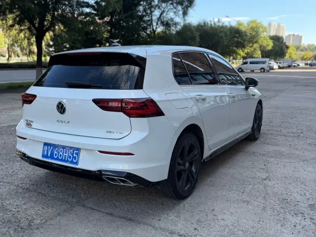Volkswagen Golf — Фото автомобиля 6