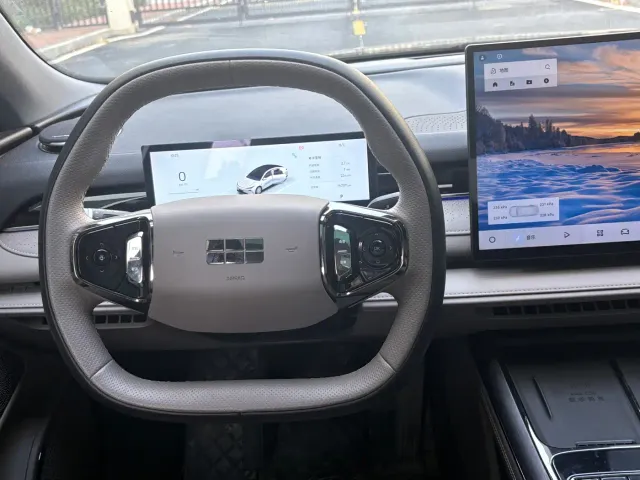 Geely Galaxy Xingyao 8 — Фото автомобиля 5
