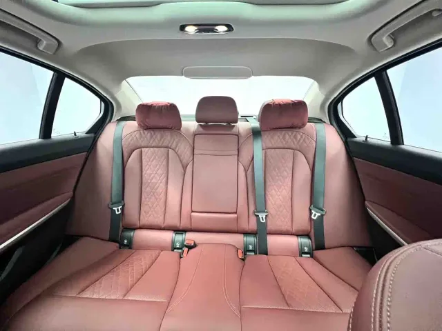 BMW 3 Series — Фото автомобиля 16