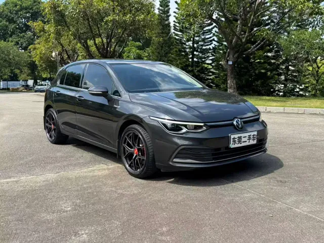 Volkswagen Golf — Фото автомобиля 2