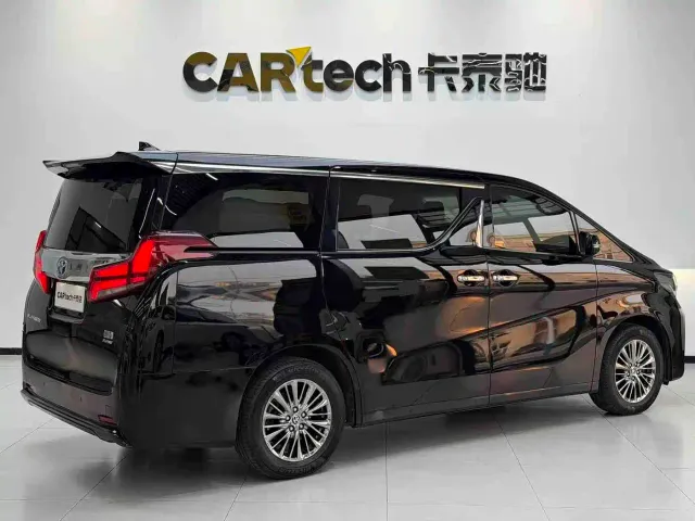 Toyota Alphard — Фото автомобиля 4