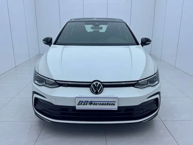 Volkswagen Golf — Фото автомобиля 2
