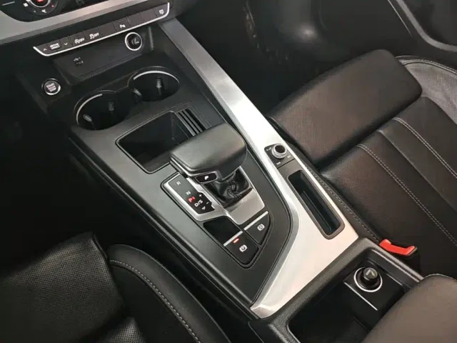 Audi A4L — Фото автомобиля 11
