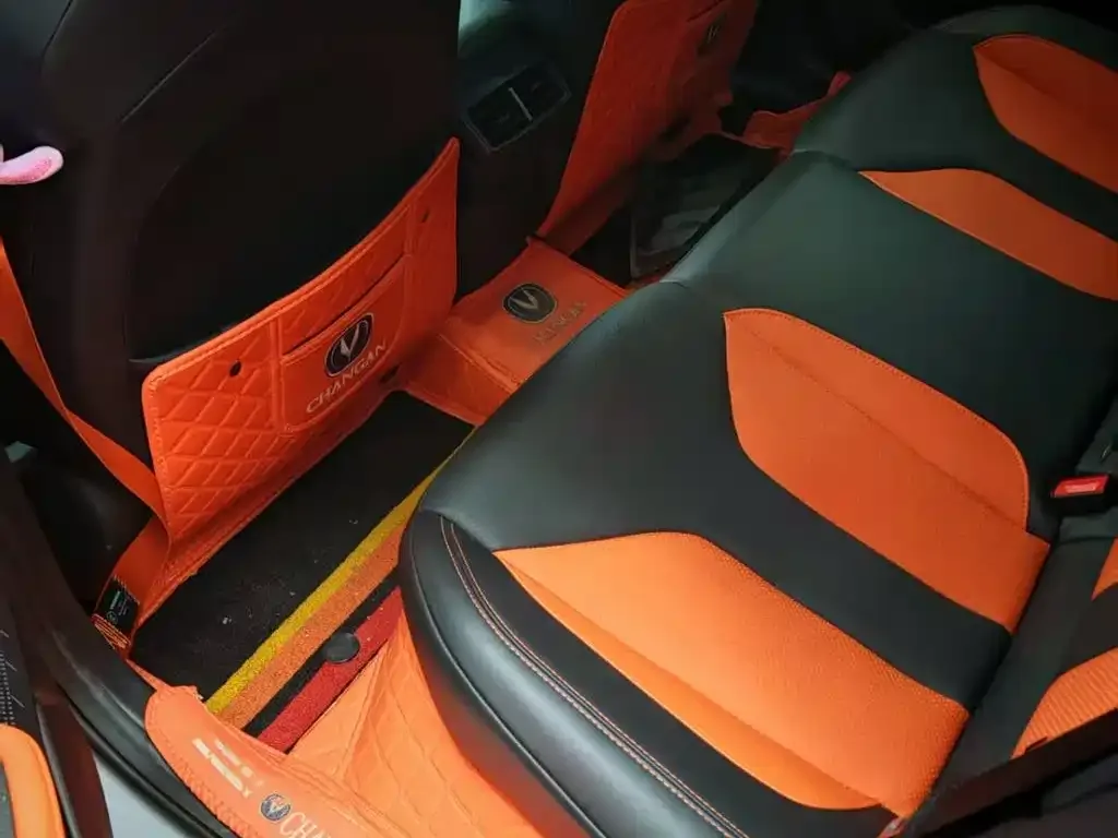 Changan Changan UNI-V 2022 1.5T Sport Edition — Фото автомобиля 12