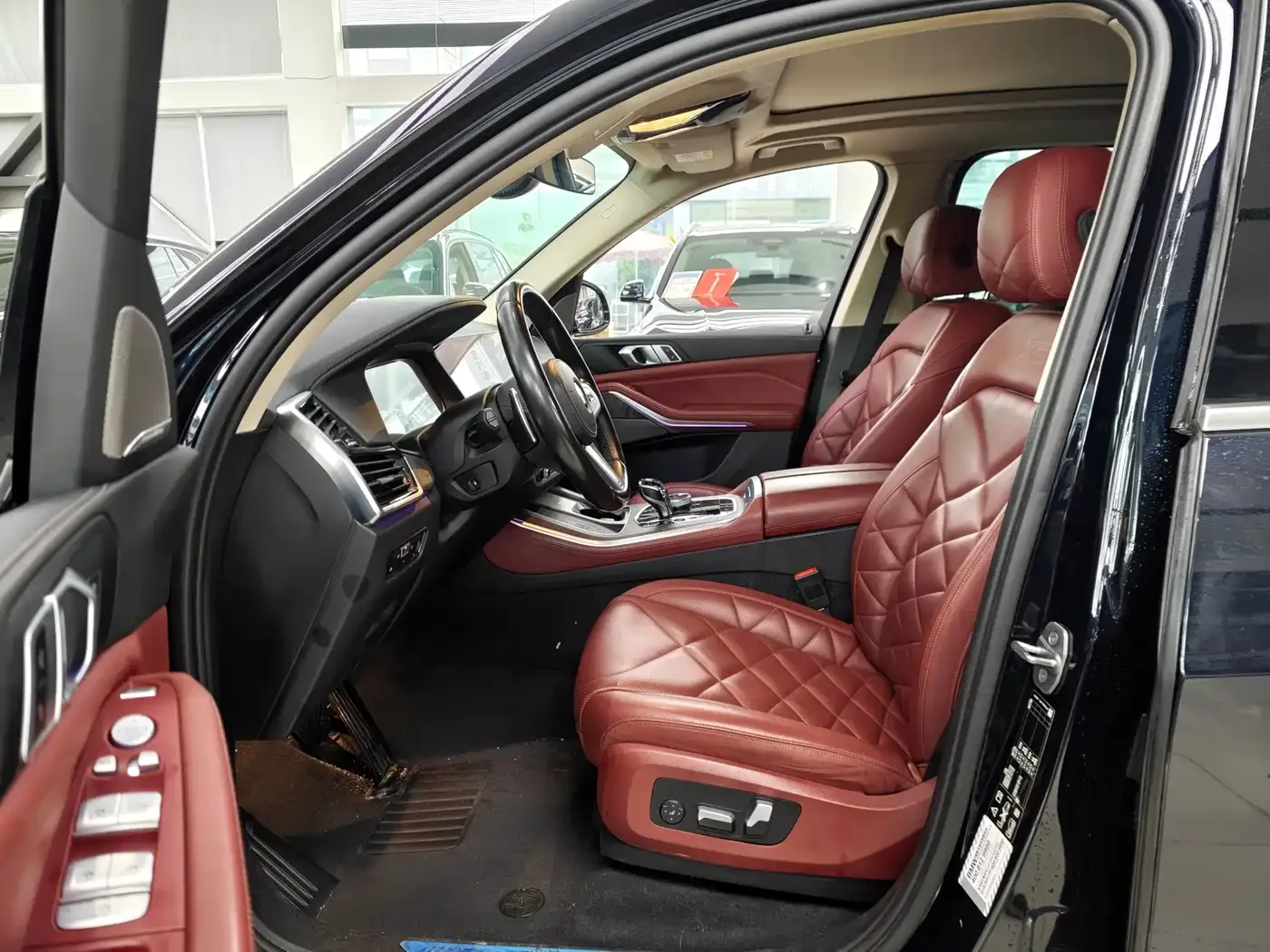 BMW BMW X5 2022 xDrive 30Li Premium M Sport Package — Фото автомобиля 12