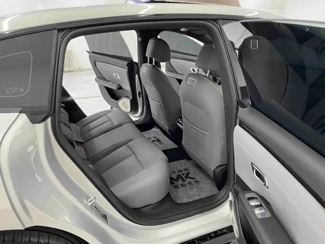 Changan Qiyuan A06 — Фото автомобиля 9