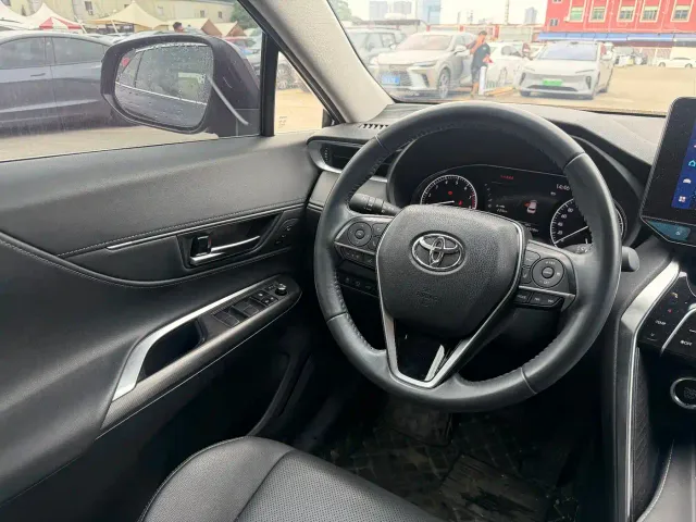 Toyota Harrier — Фото автомобиля 9