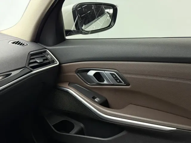 BMW 3 Series — Фото автомобиля 10