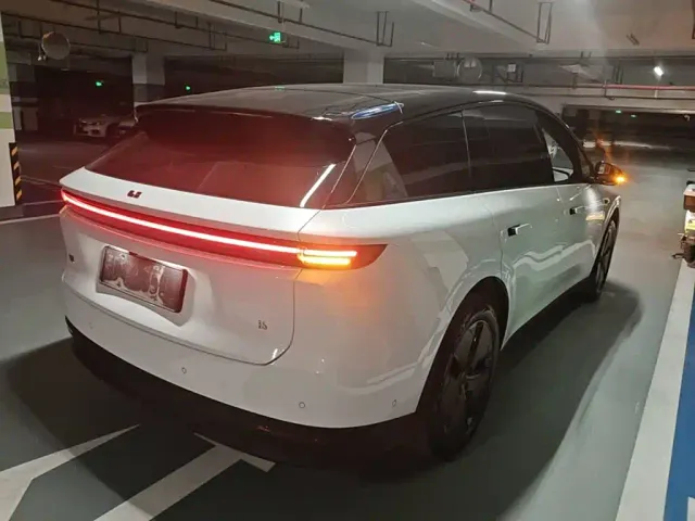 Li Auto i6 — Фото автомобиля 6