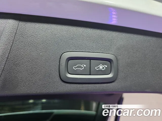 Вольво XC40 B4 Ultra Bright — Фото автомобиля 15