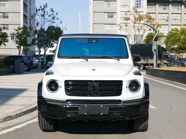 Mercedes-Benz Mercedes-Benz G-Class 2024 G 500 — Фото автомобиля 2