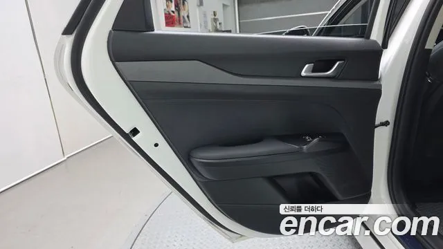 Kia K5 Новый K5 3 поколение 2.0 LPi(Для проката) — Фото автомобиля 24