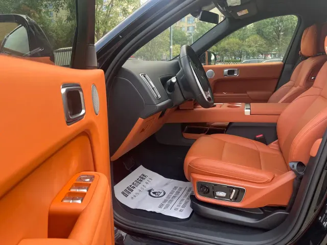 Li Auto L7 — Фото автомобиля 7