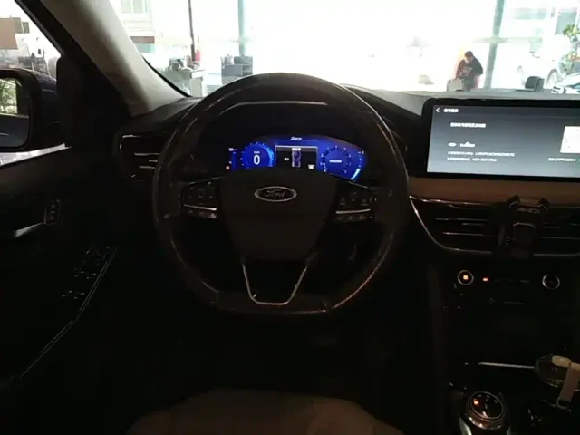Ford Escape — Фото автомобиля 10