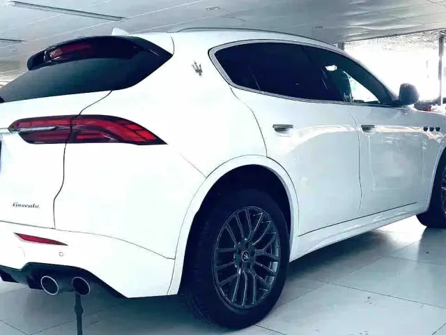 Maserati Grecale — Фото автомобиля 4