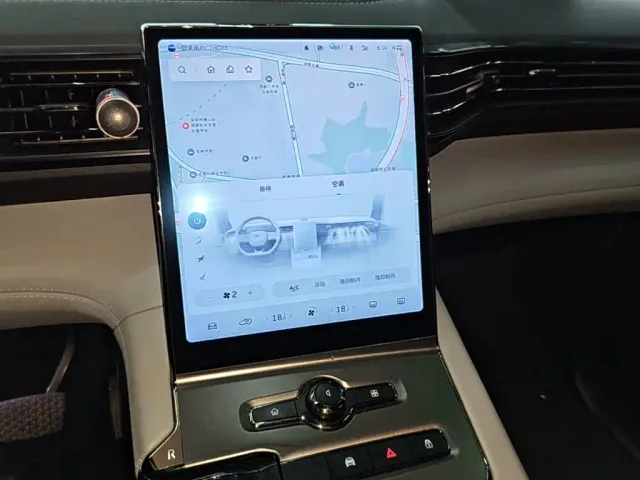 Nio ES6 — Фото автомобиля 12