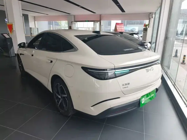 BYD Seal 07 DM-i — Фото автомобиля 4