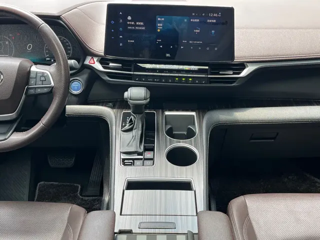 Toyota Sienna — Фото автомобиля 8