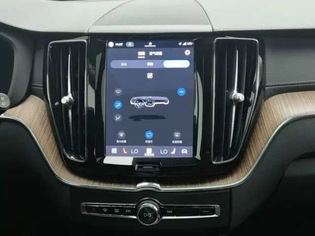 Volvo Volvo XC60 2022 B5 AWD Inscription — Фото автомобиля 12