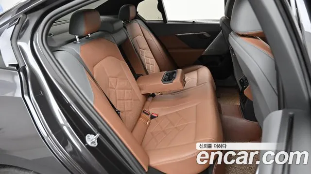 BMW 5 Series G60 — Фото автомобиля 12