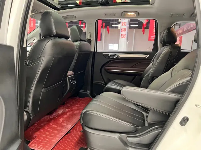 GAC Trumpchi M6 — Фото автомобиля 13
